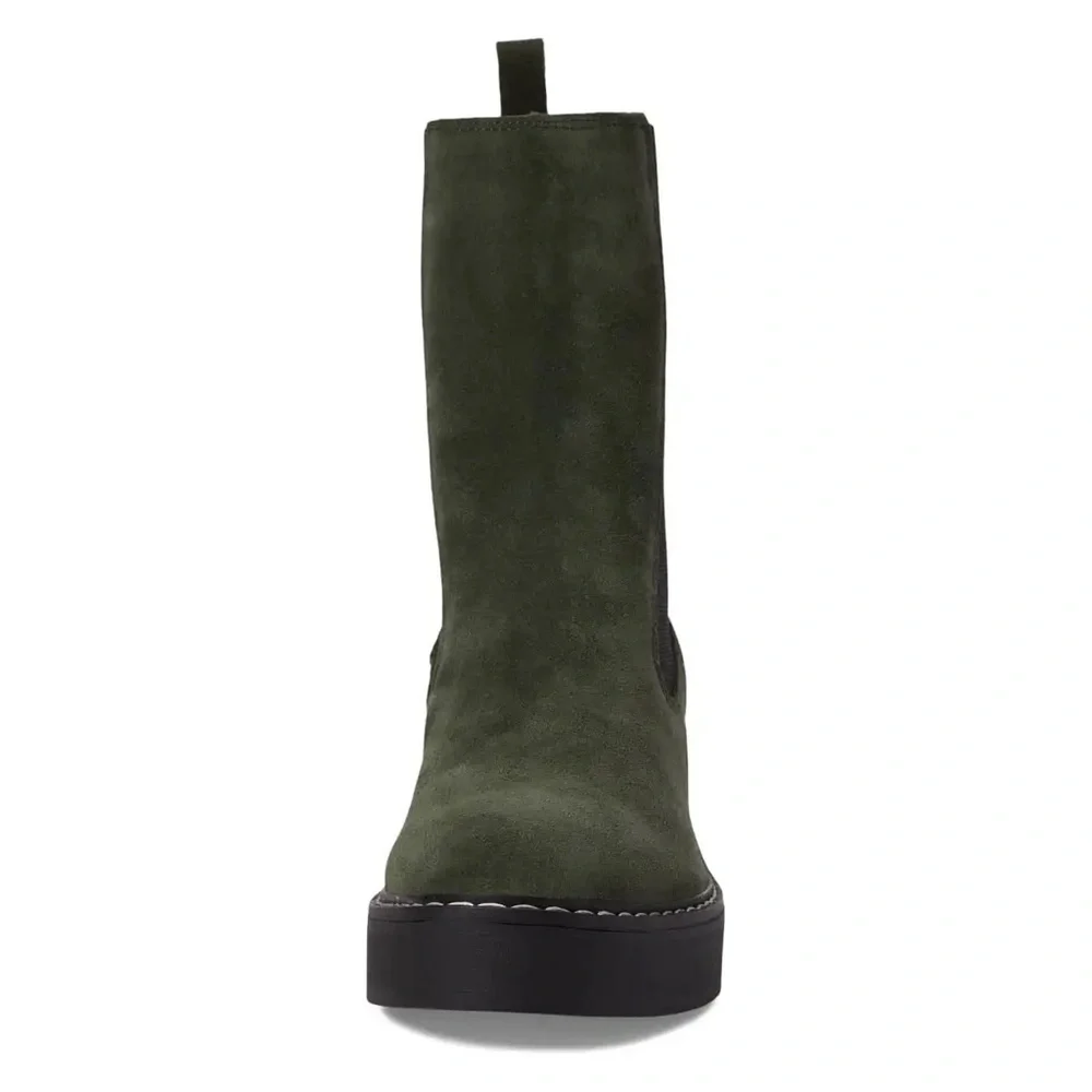 NWOB Gorgeous Nine West Olive Green Doleas Chelsea Boot Leather Suede Block Heel